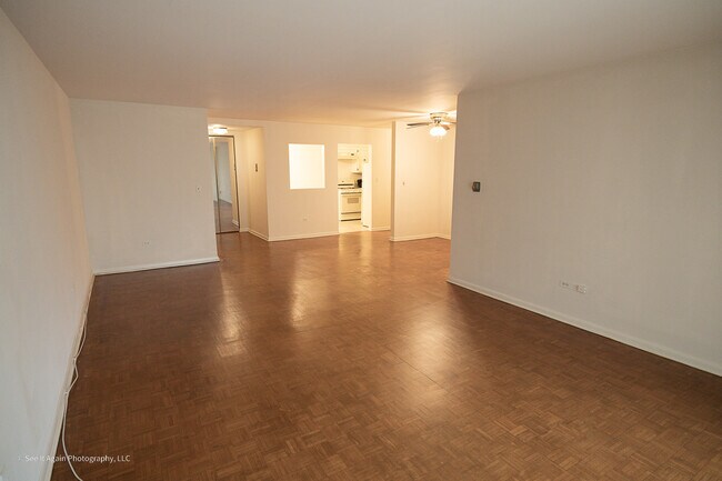 Foto del edificio - 401 S Grove Ave