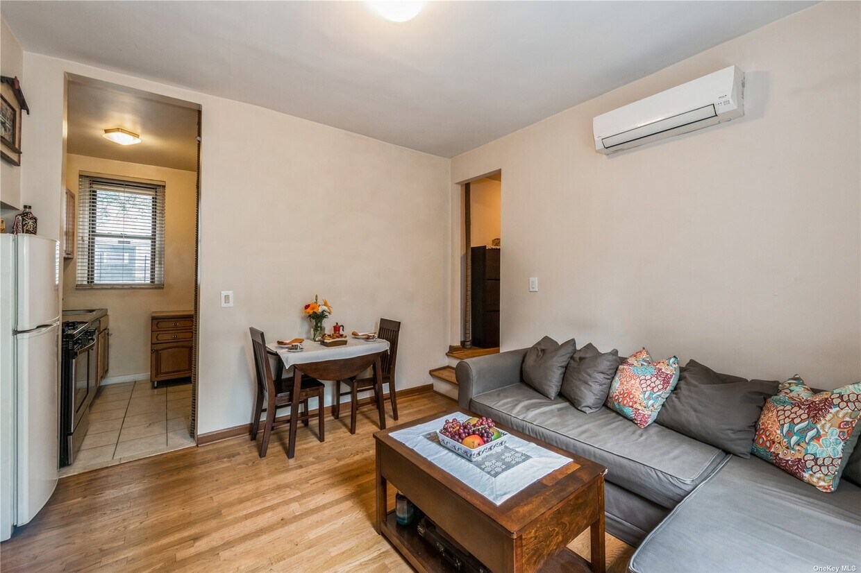 Foto principal - 21-06 35th St