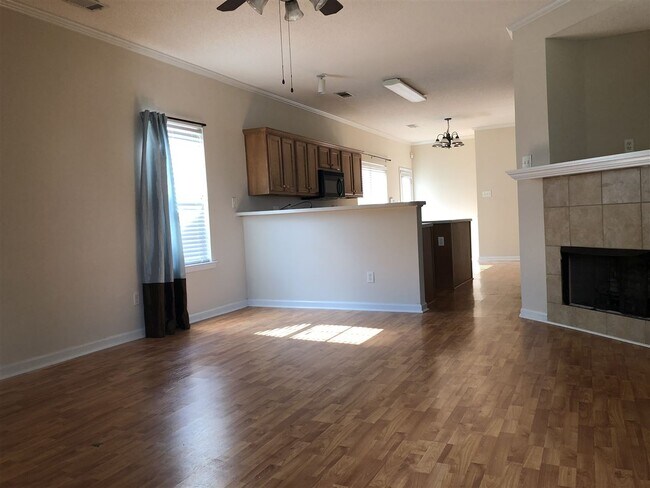 Building Photo - 6839 Seaside Dr