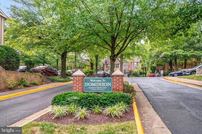 Foto del edificio - 2131 Kings Mill Ct