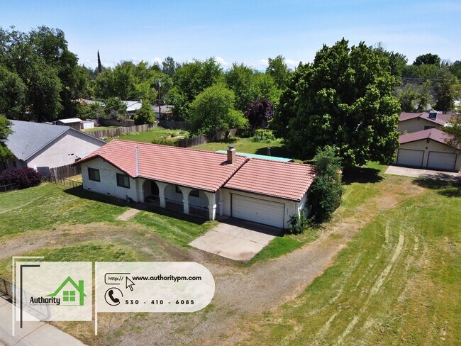 Foto del edificio - 6825 Mullen parkway,  Covered patio, Large...