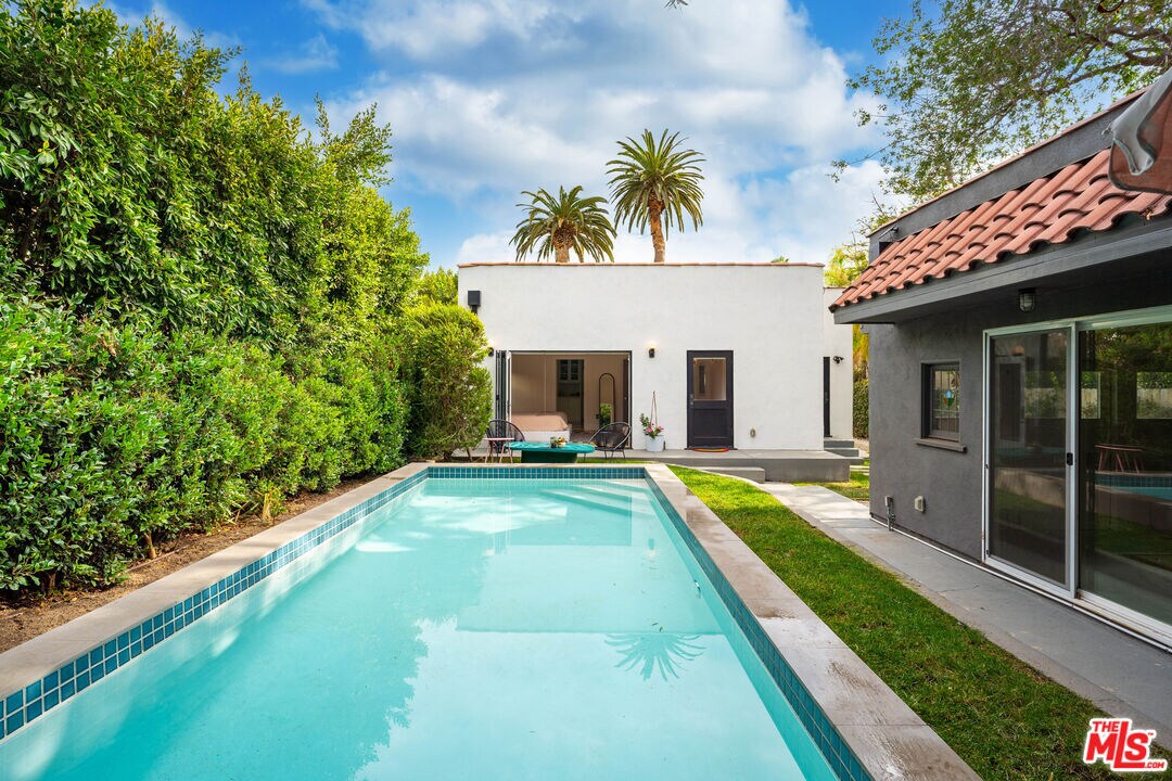 Foto principal - 623 N Sierra Bonita Ave