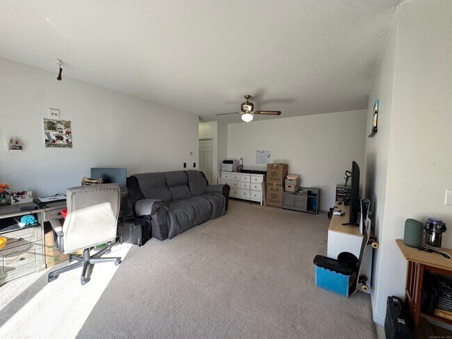 Foto del edificio - 21 Balance Rock Rd