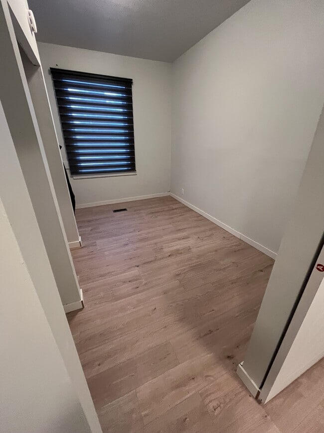 Building Photo - 558 Manitoba Ave