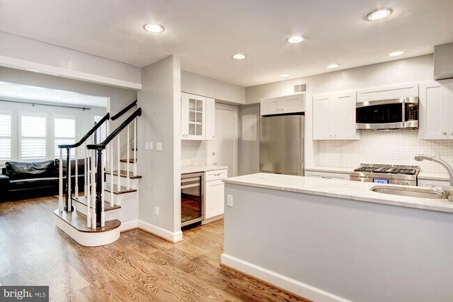 Foto del edificio - 4463 Greenwich Pkwy NW
