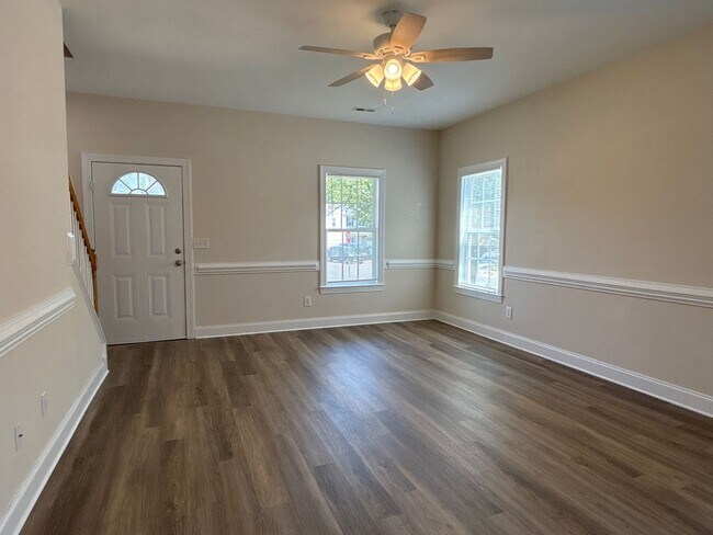 Foto del edificio - 4401 Stephen Oaks Way