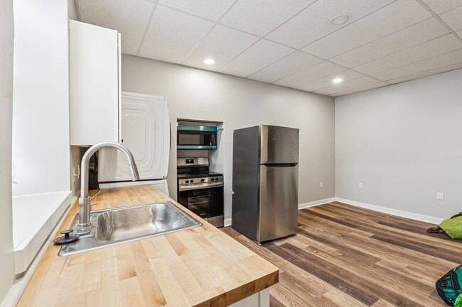 Foto del edificio - 2553 E Somerset St