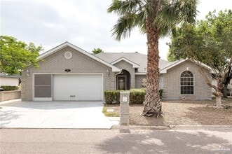 Building Photo - 9 Meadow Way Dr