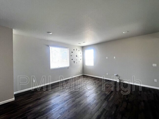 Building Photo - 6220 Sherwood Ave
