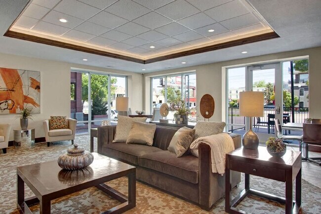 Building Photo - 460 E 400 S