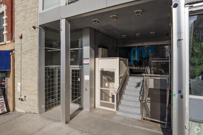 Entrance - 615 E 138th St