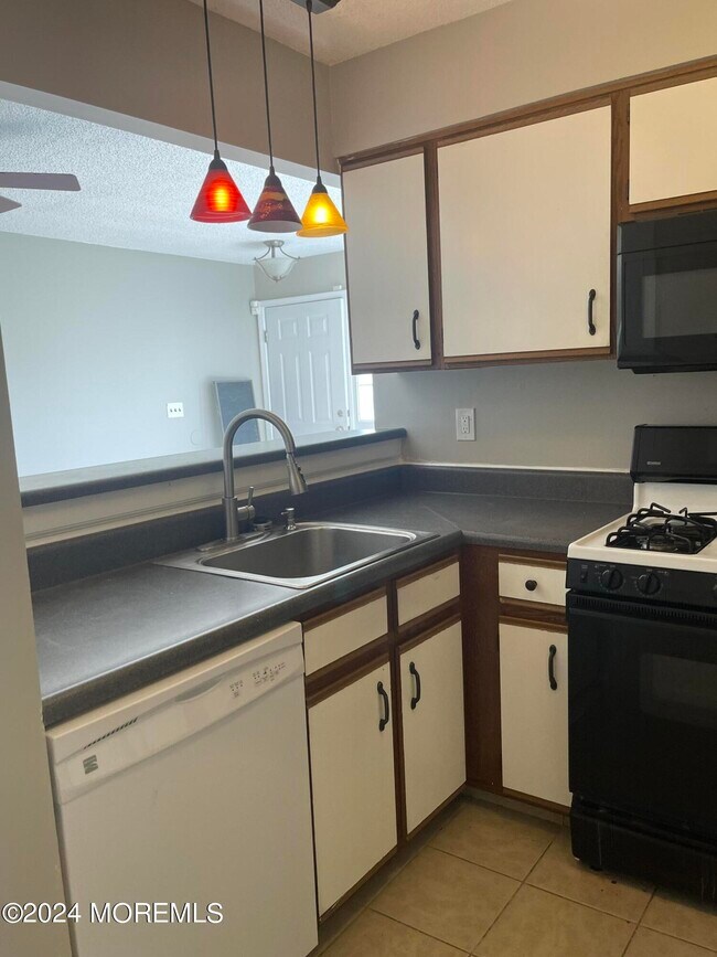 Foto del edificio - 79 Brandywine Ct