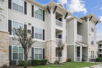 Building Photo - 11925 Jones Rd