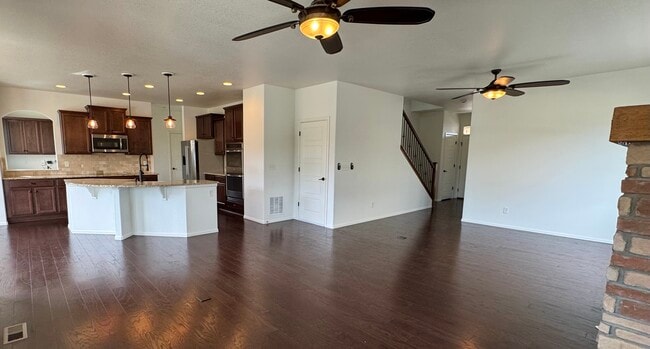 Building Photo - 2211 Winding Dr