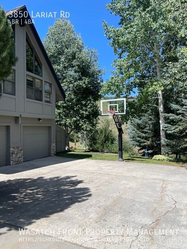 Building Photo - 3850 Lariat Rd