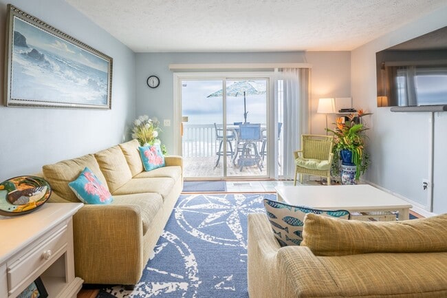 Building Photo - SHORT TERM RENTAL ONLY Spend Winter Oceanf...