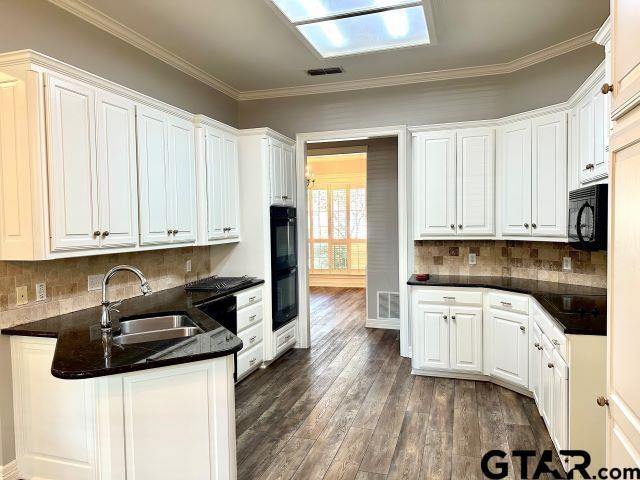 Building Photo - 3401 Pebblebrook Dr