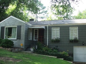 Building Photo - 1000 Drexel Dr