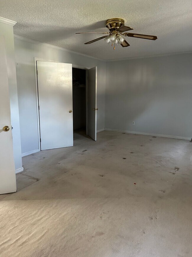 Building Photo - Home will be ready April 15 for move in