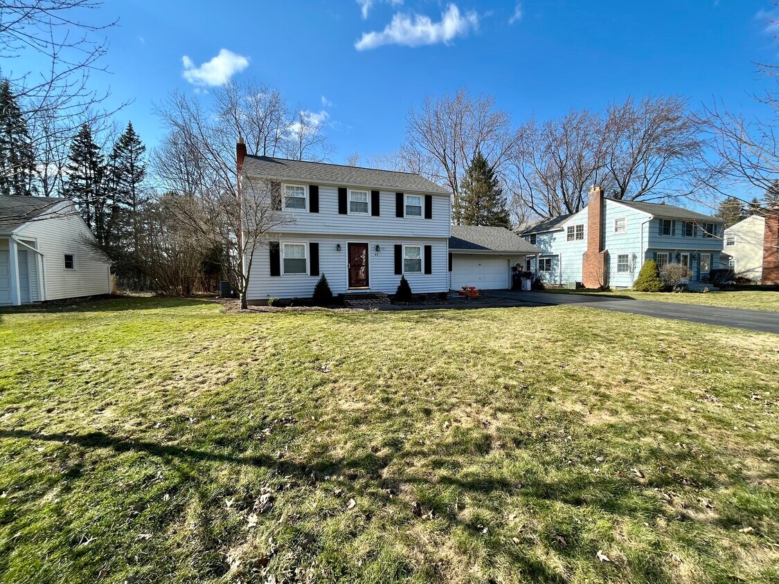 Primary Photo - 95 Hunters Ln