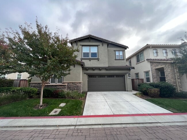 Building Photo - 4-Bedroom Craftsman for Rent!