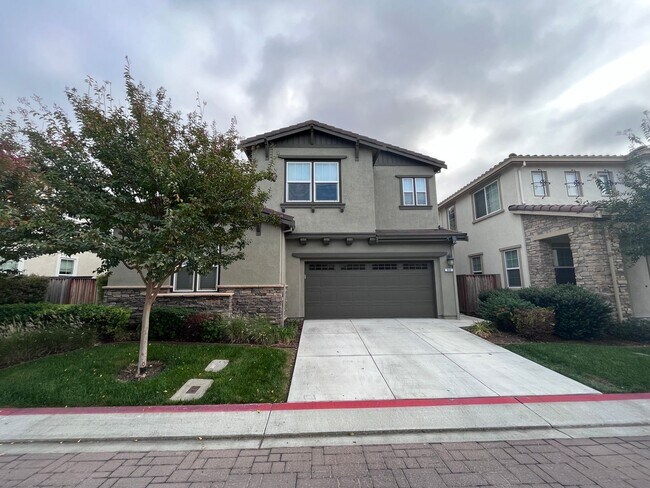 Foto del edificio - 4-Bedroom Craftsman for Rent!