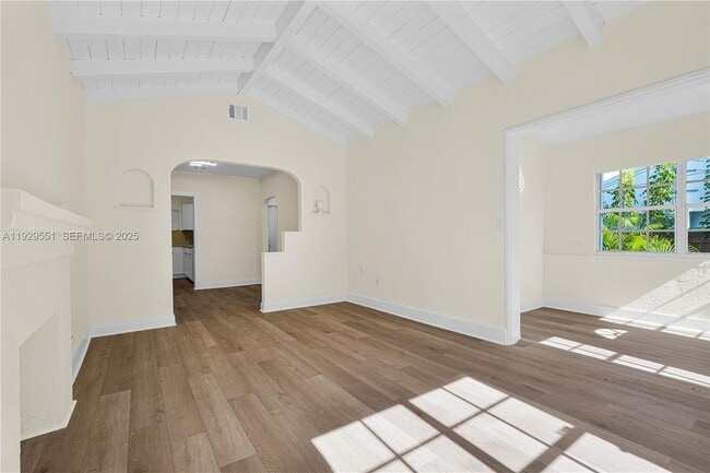 Foto del edificio - 47 NW 49th St