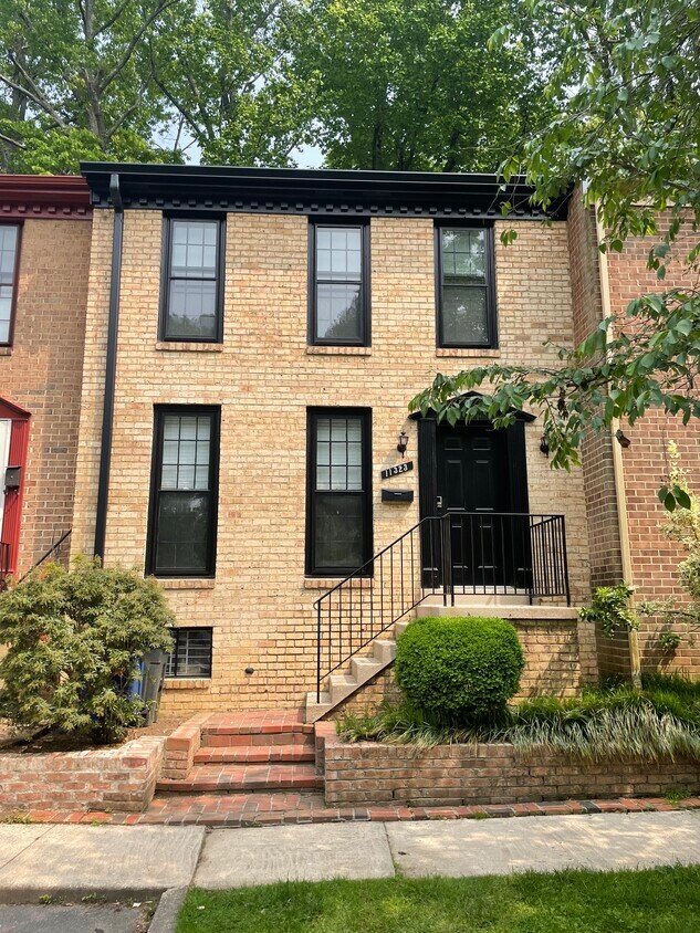Foto principal - 11323 Palisades Ct