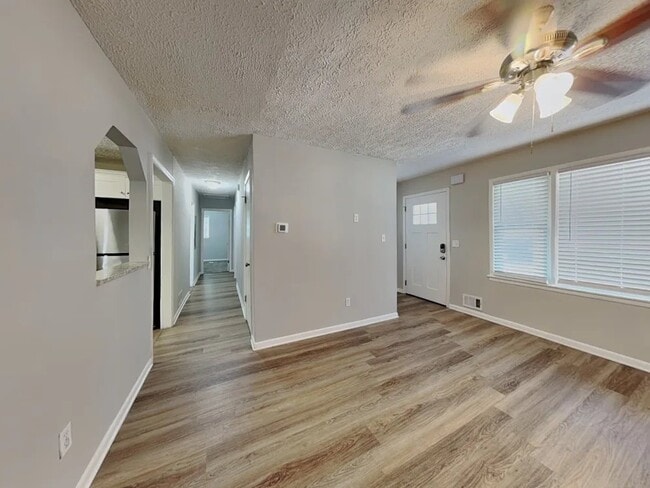 Foto del edificio - 4174 Renfrew Ct SW