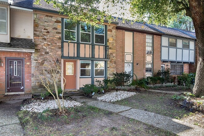 Building Photo - 431 Sunset Dr