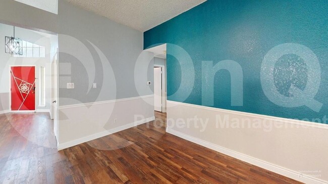Building Photo - 1517 Yorkshire Dr