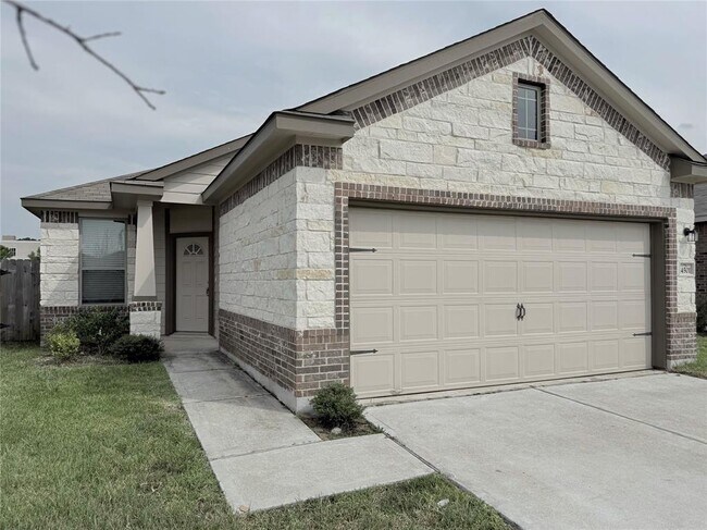 Foto del edificio - 14501 Sugar Pines Dr