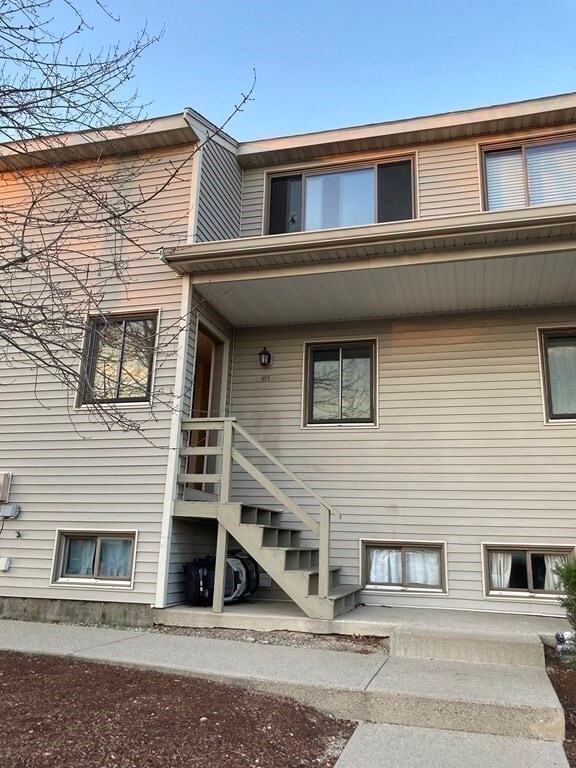 Building Photo - 161 Highwood Dr