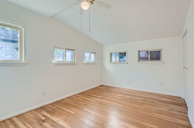 Building Photo - 3855 Winona Ct