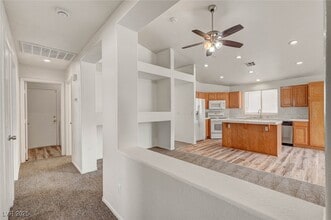 Building Photo - 9573 Paradise Rd