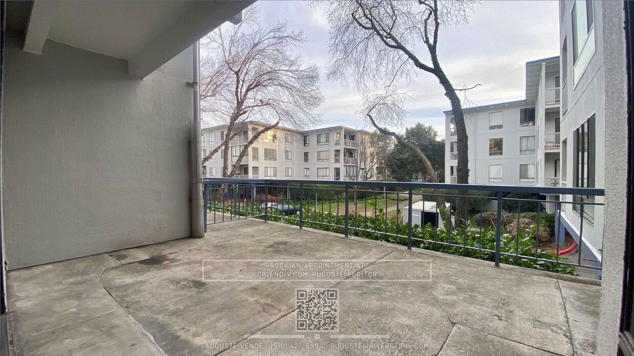 Foto principal - Fully Remodeled Large 1-Bed w/ Walk-in Clo...