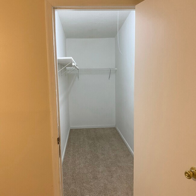 Foto del edificio - 6408 Baker Ct