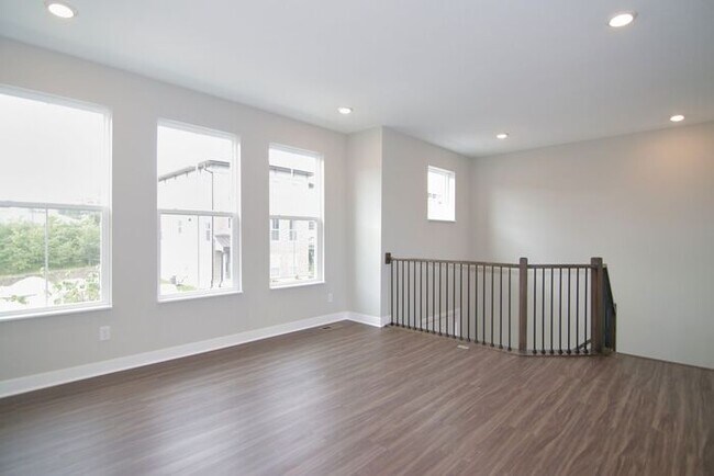 Foto del edificio - Beautiful Zionsville Townhome - *Special Offer!