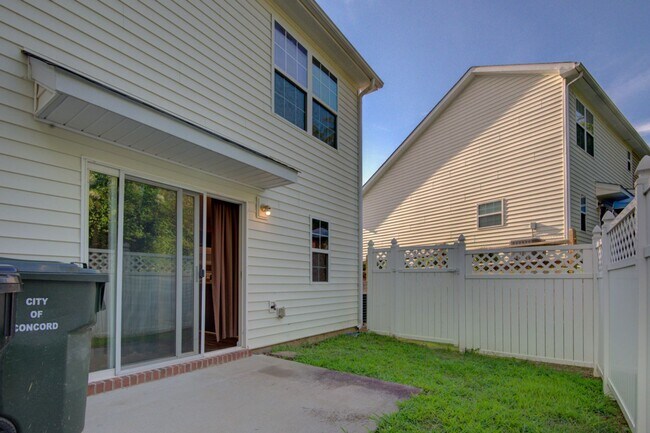 Foto del edificio - COMING SOON! Quiet Retreat in Concord – Mo...