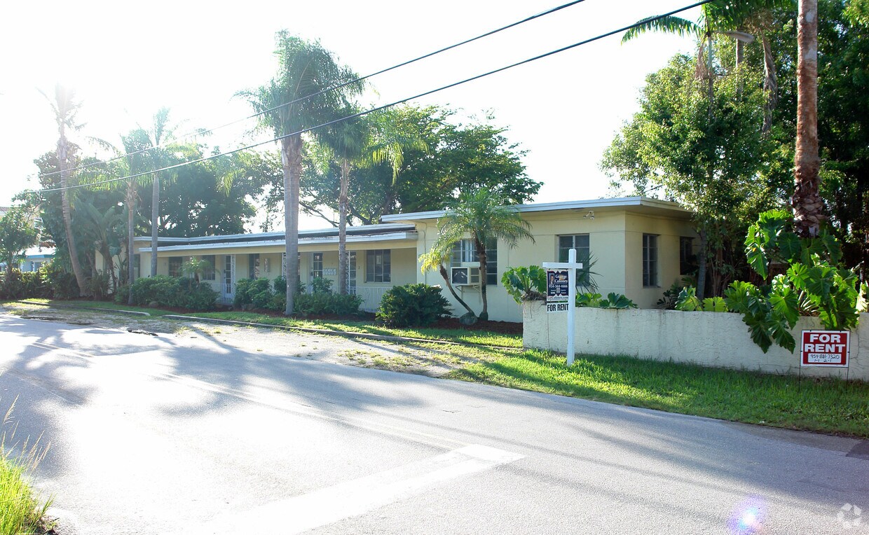 Building Photo - 1500 NE 9th St