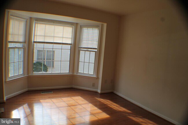 Building Photo - 8066 Sky Blue Dr