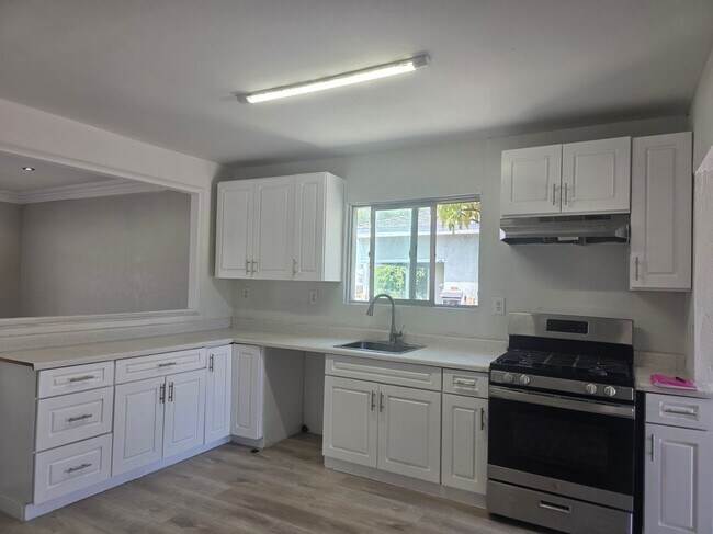 Foto del edificio - 3509 W Flower Ave
