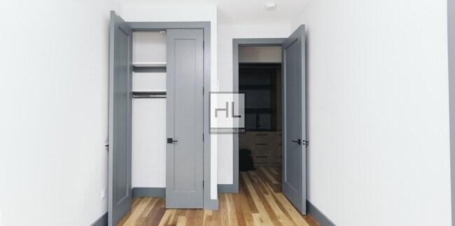 Building Photo - 376 BEDFORD AVENUE 2B