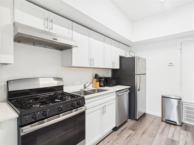 Foto del edificio - 911 W 22nd St