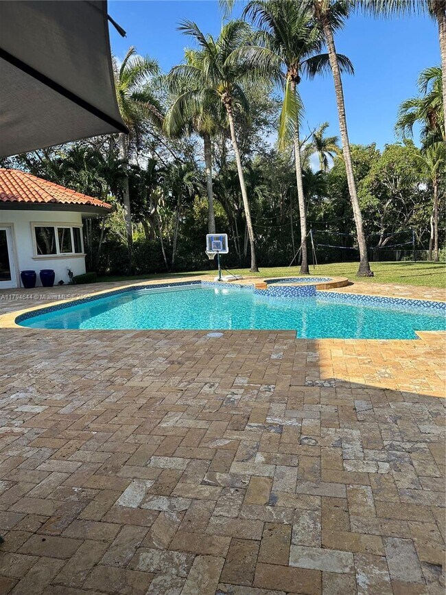Foto del edificio - 10600 SW 69th Ave