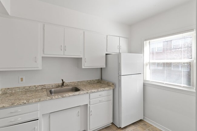 Interior Photo - Pointe Garden Apartments (Pointe Garden Holdings, LLC)