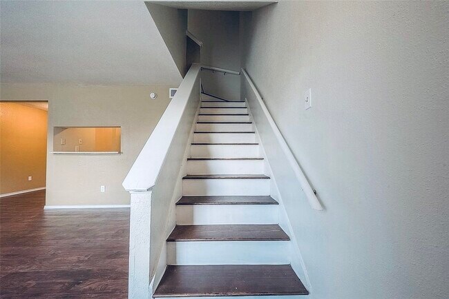 Building Photo - 12655 Ashford Meadow Dr