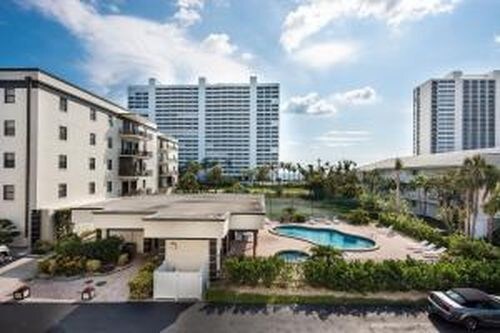 Building Photo - 2679 S Ocean Blvd