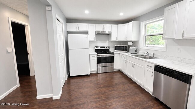 Building Photo - 9303 Cinderella Ln