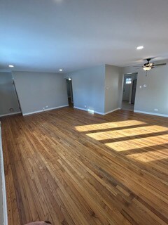 Foto del edificio - 326 W Adams St